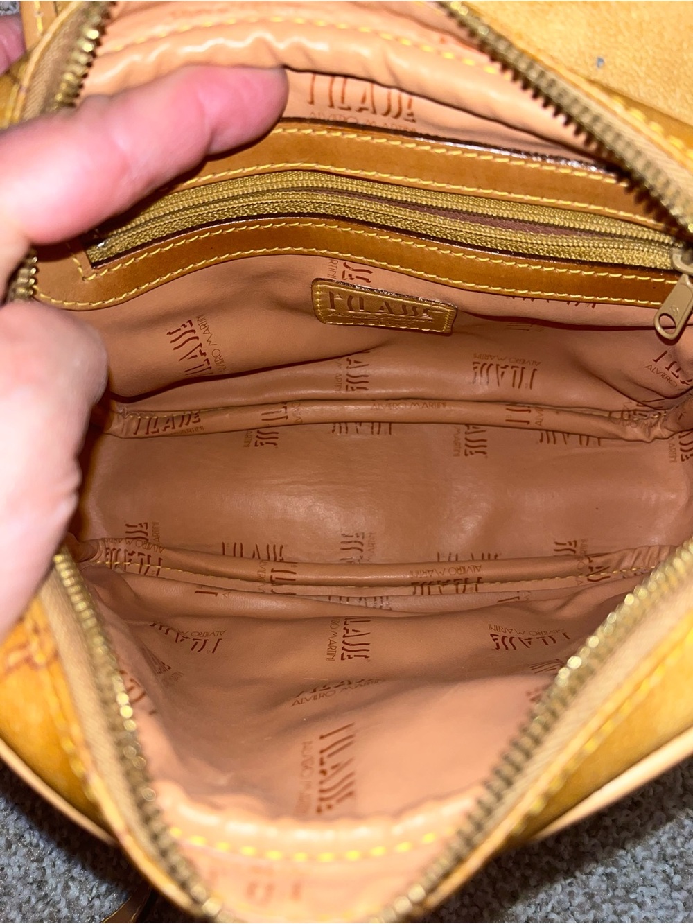 NWT Alviero Martini 1st Classe Flap Over Borsa Tracolla Front Pouch Crossbody - Picture 8 of 11
